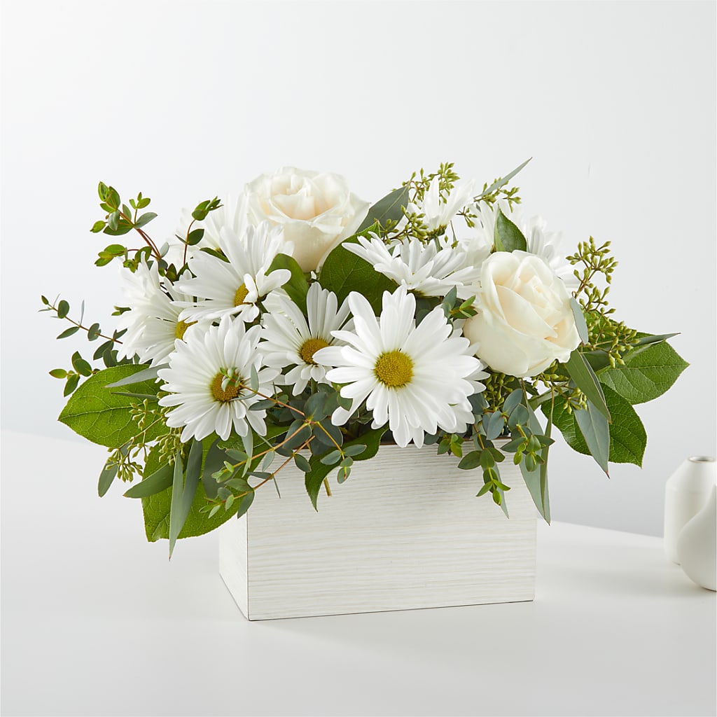 Fresh Linen Box Bouquet – Sandelas Flower Shop, Chicago IL