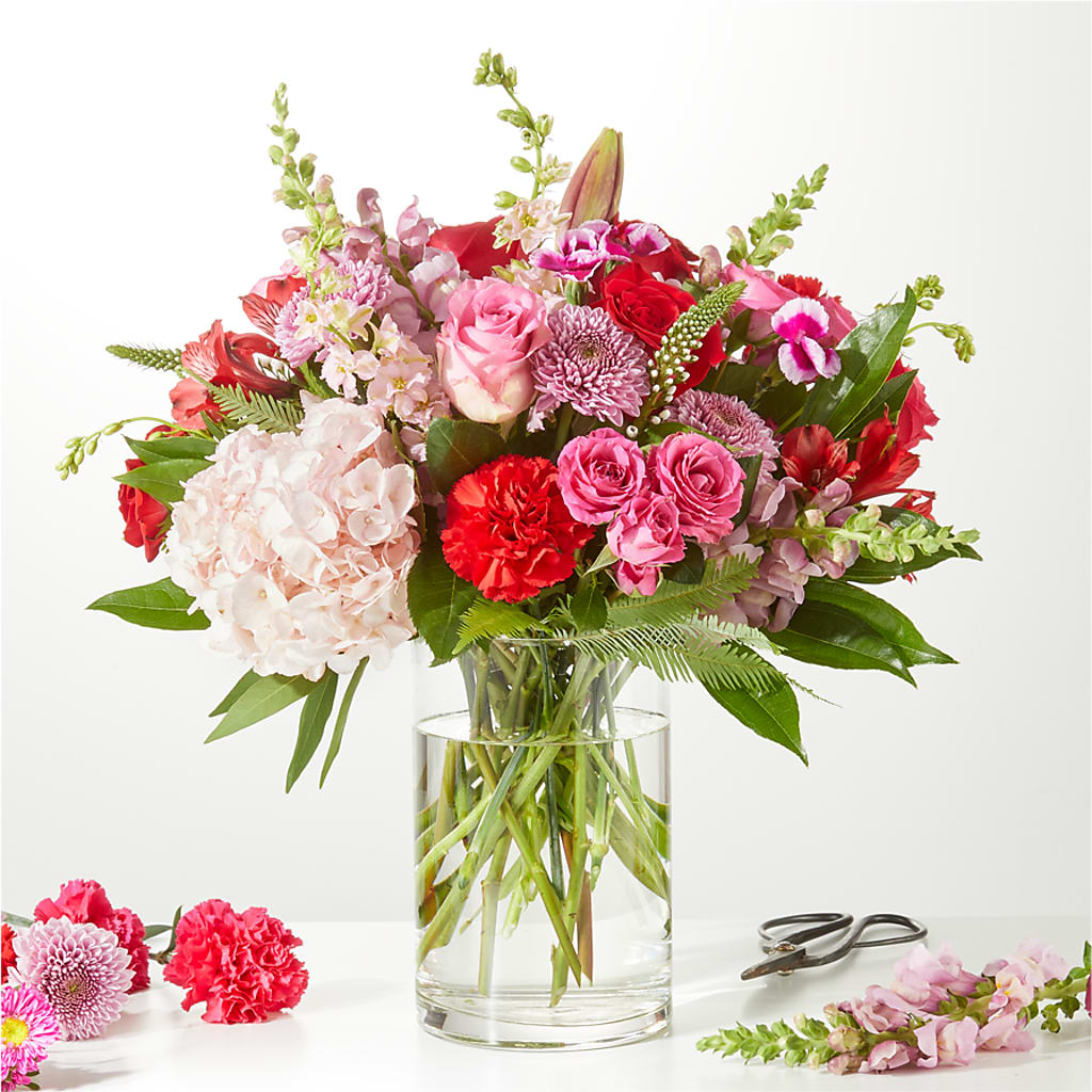 Swooning Over You - A Luxury Florist Original – Sandelas Flower Shop, Chicago IL