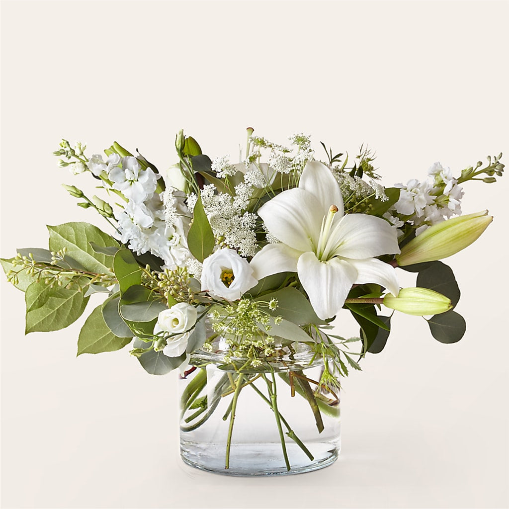 Alluring Elegance Bouquet – Sandelas Flower Shop, Chicago IL