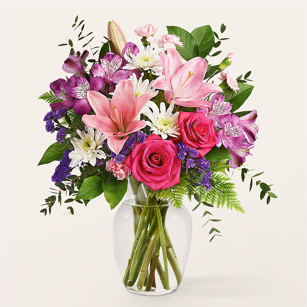 Lace & Pearls Bouquet – Sandelas Flower Shop, Chicago IL