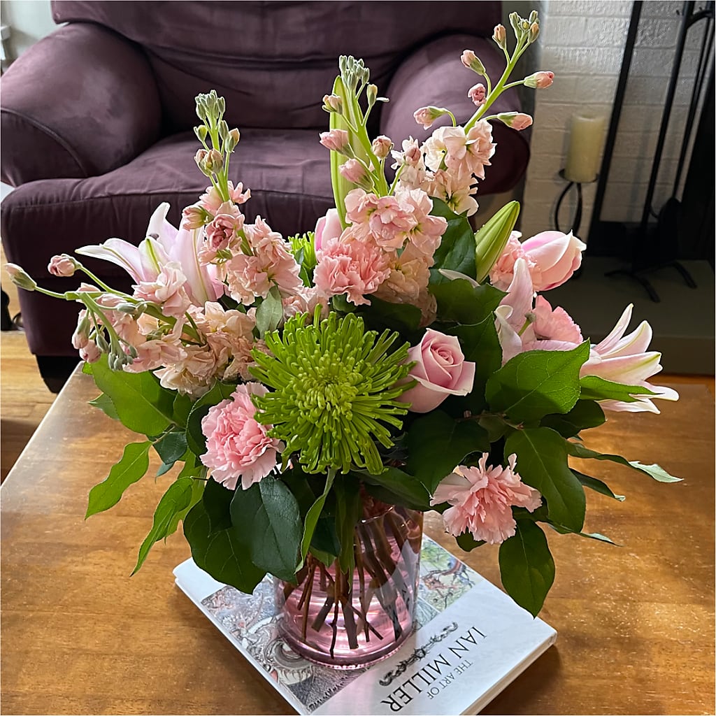 Pretty in Pink Bouquet – Sandelas Flower Shop, Chicago IL