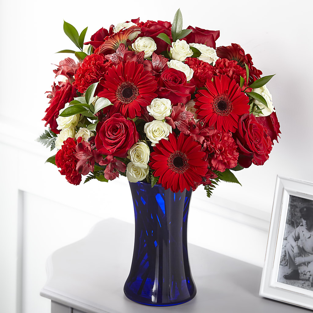 Hearts Embrace Bouquet – Sandelas Flower Shop, Chicago IL