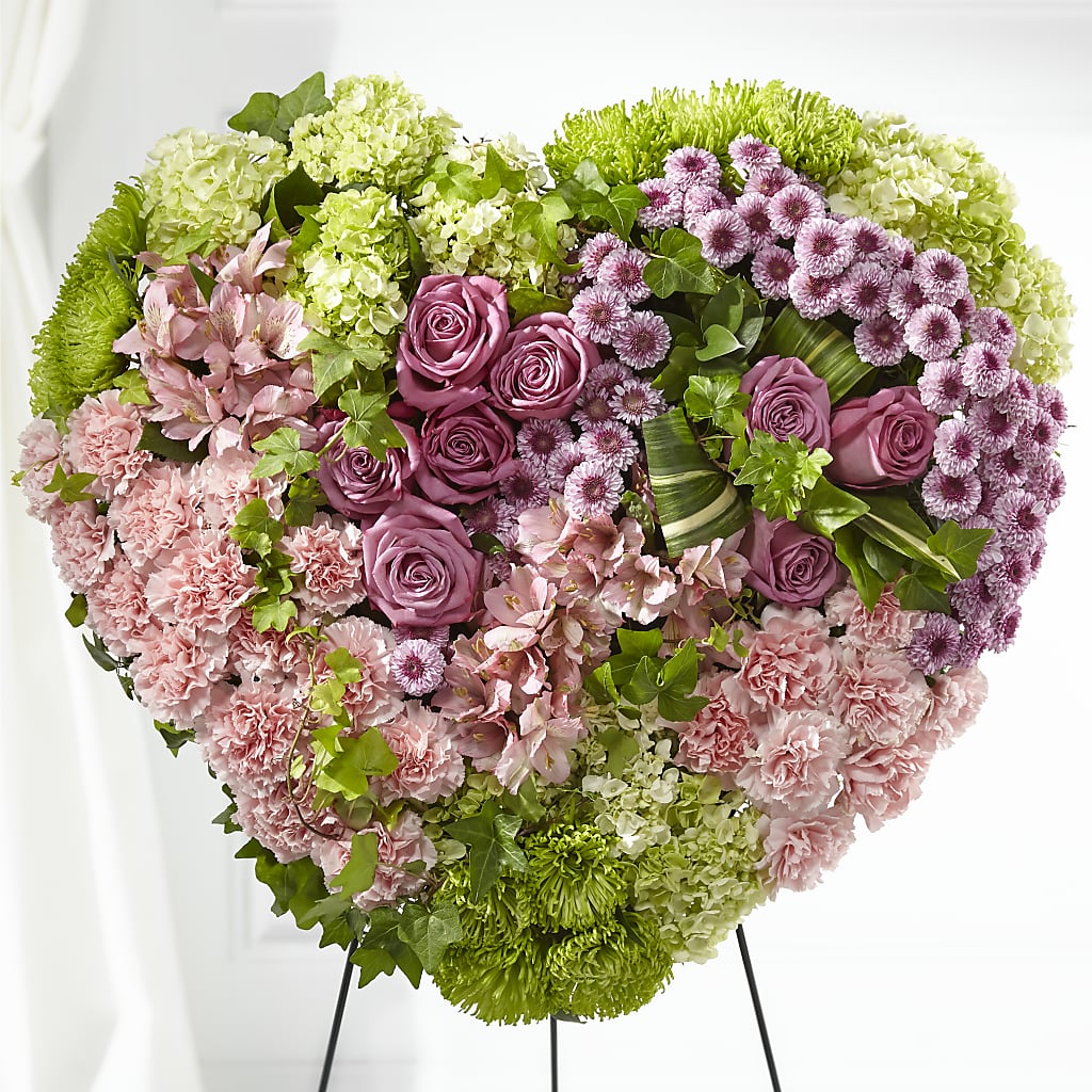 Heartwarming Standing Heart – Sandelas Flower Shop, Chicago IL