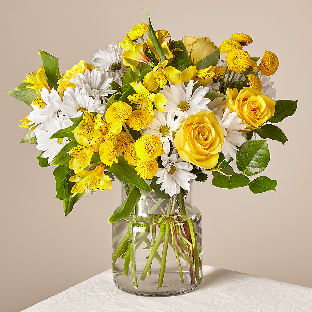 Sunny Sentiments Bouquet – Sandelas Flower Shop, Chicago IL
