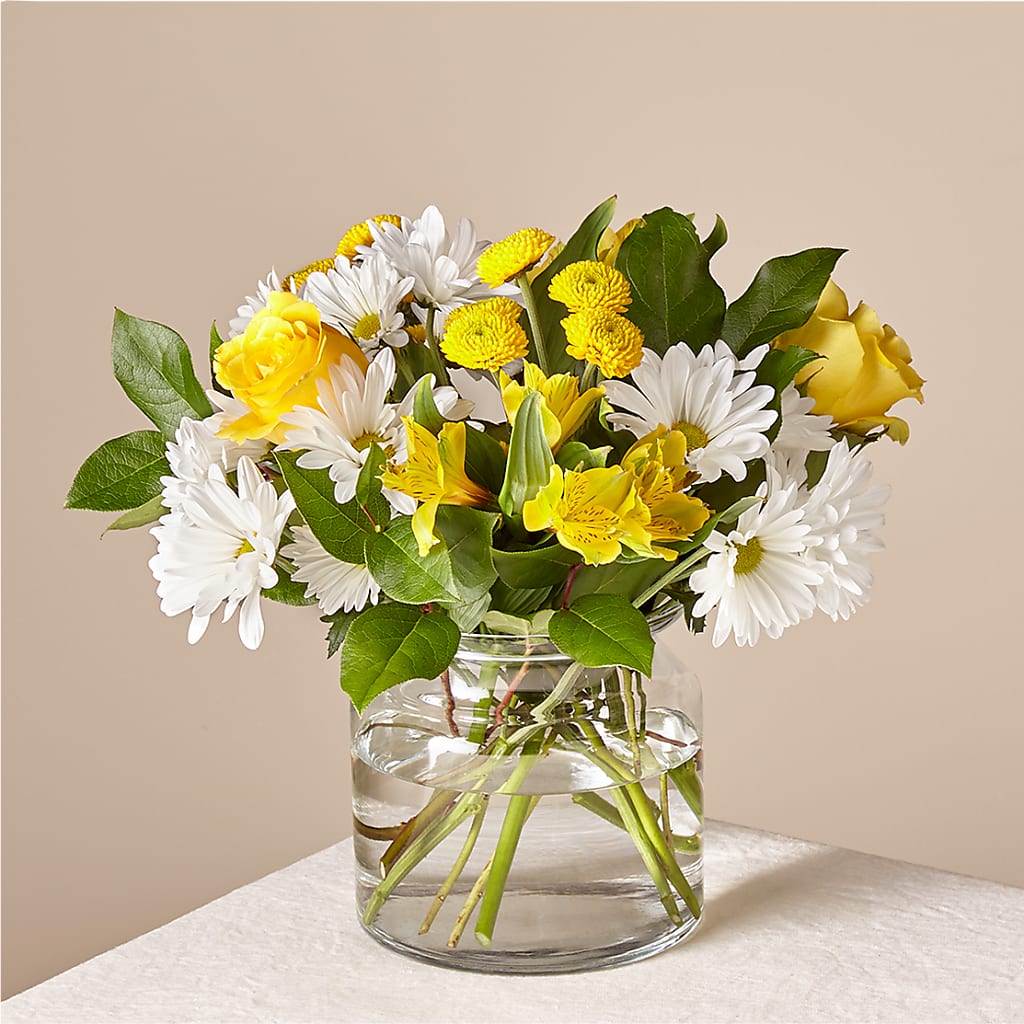 Sunny Sentiments Bouquet – Sandelas Flower Shop, Chicago IL