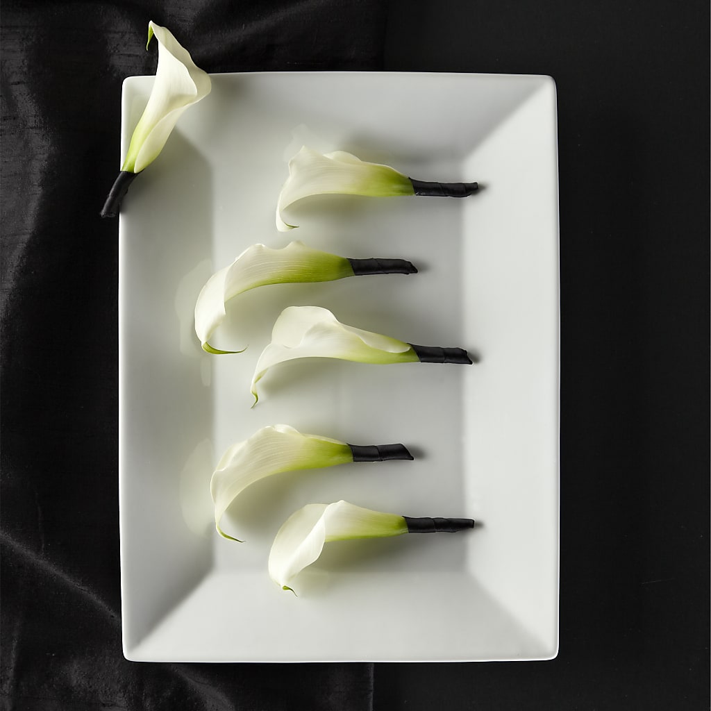 Calla Lily Promise Boutonniere – Sandelas Flower Shop, Chicago IL