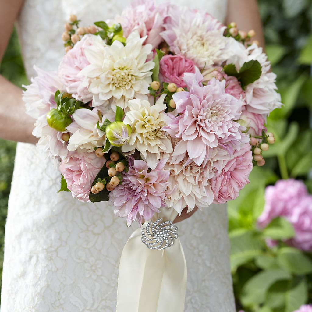 Heart's Promise Bouquet – Sandelas Flower Shop, Chicago IL