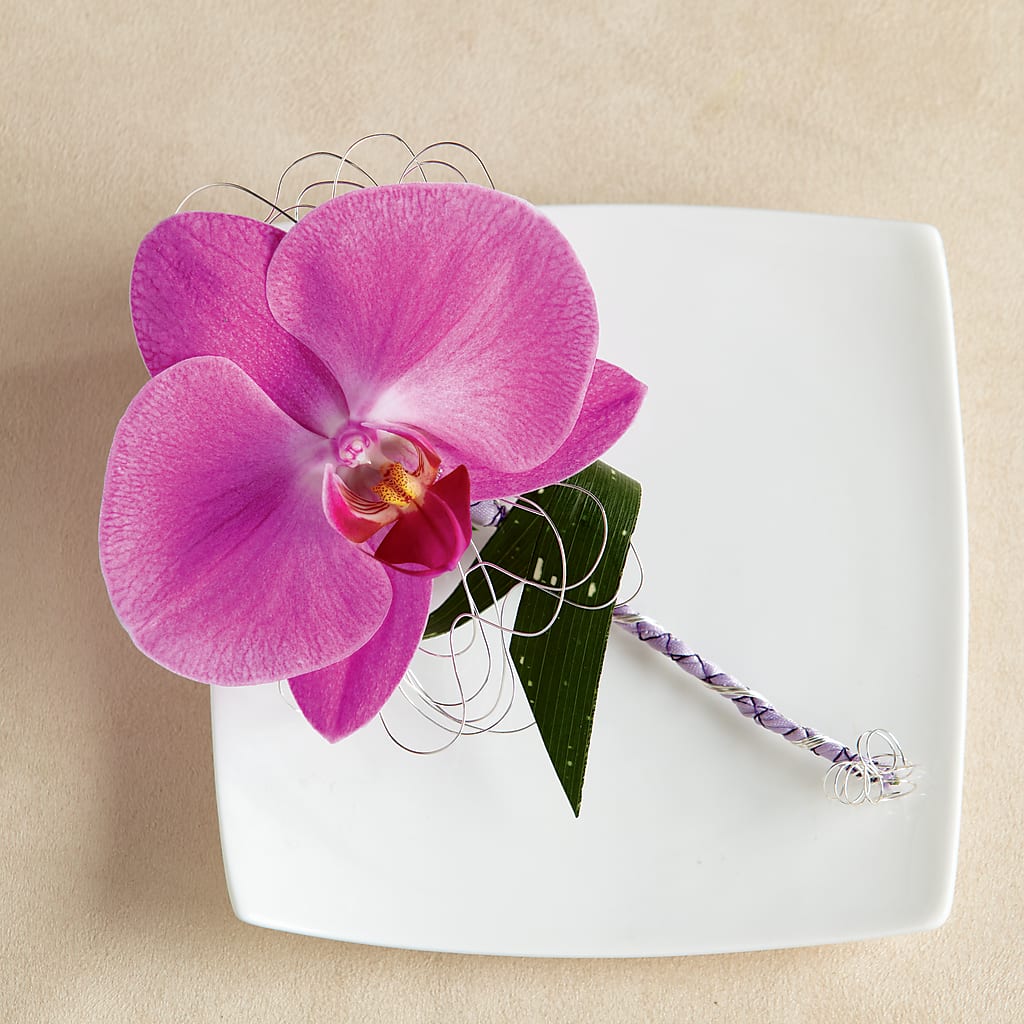 Glorious Boutonniere – Sandelas Flower Shop, Chicago IL