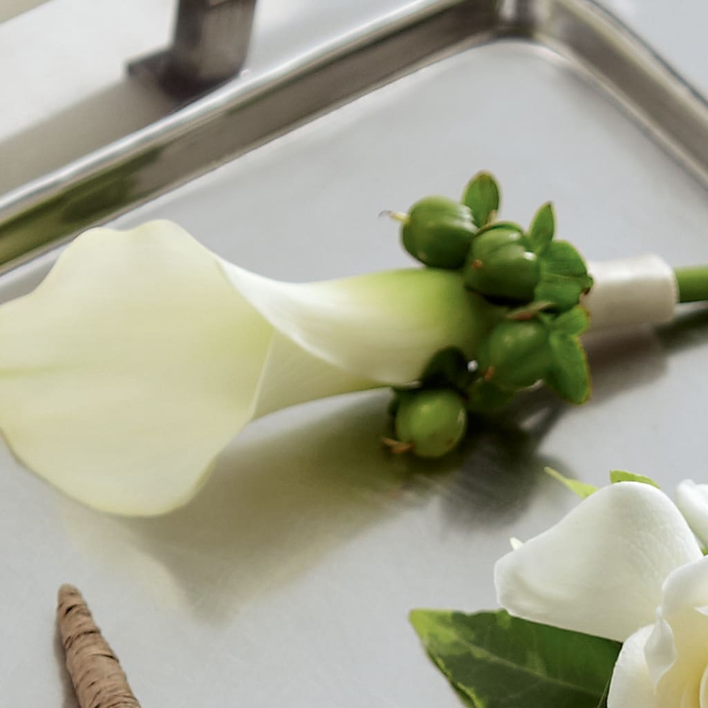 White Calla Boutonniere – Sandelas Flower Shop, Chicago IL