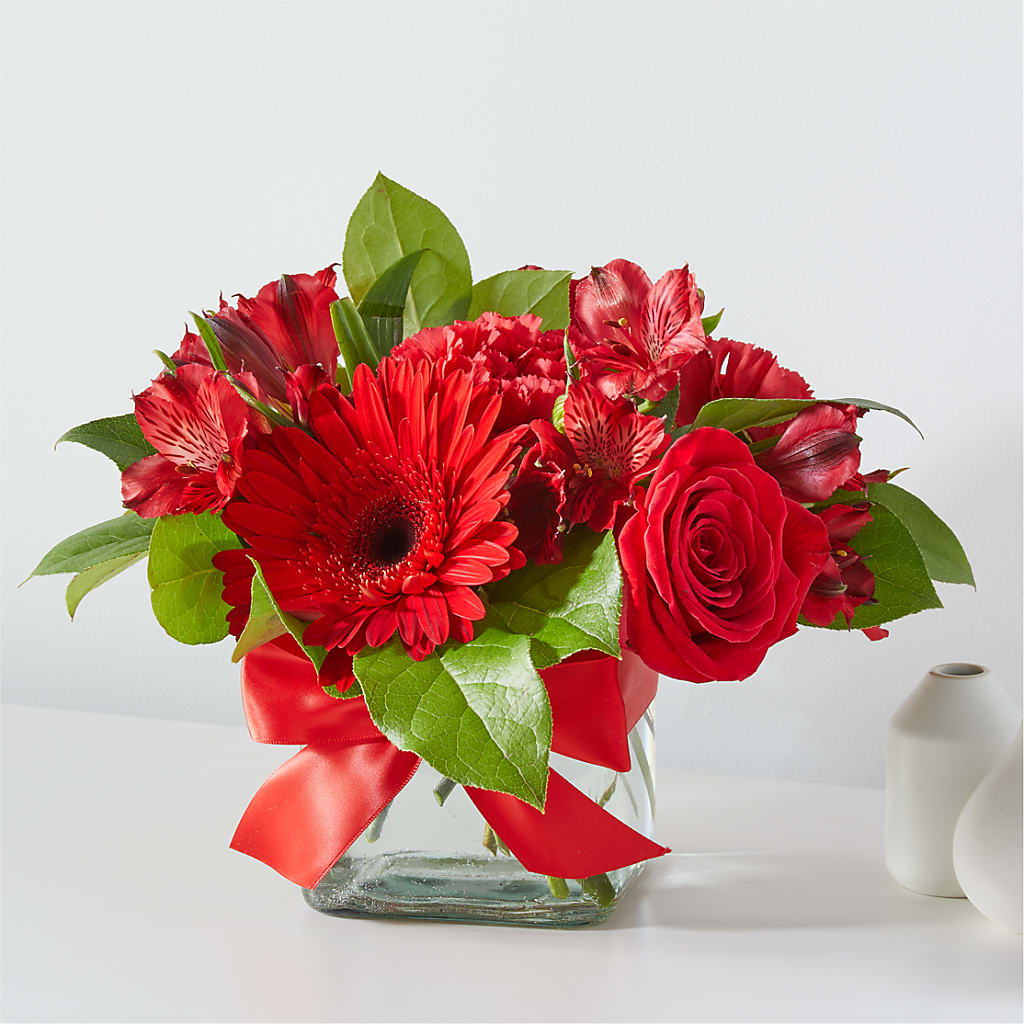 Red Hot Bouquet – Sandelas Flower Shop, Chicago IL