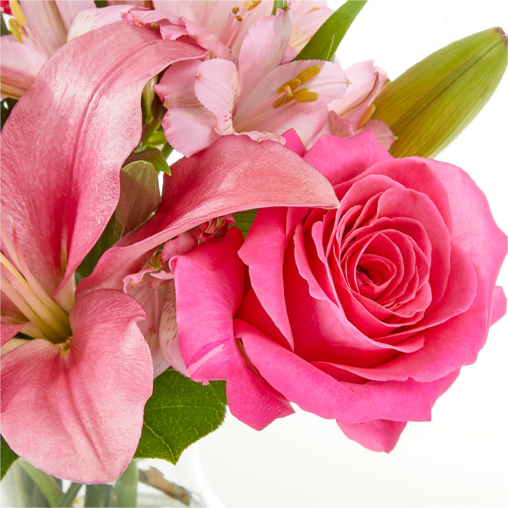 Lots of Love Bouquet –  Sandelas Flower Shop, Chicago IL