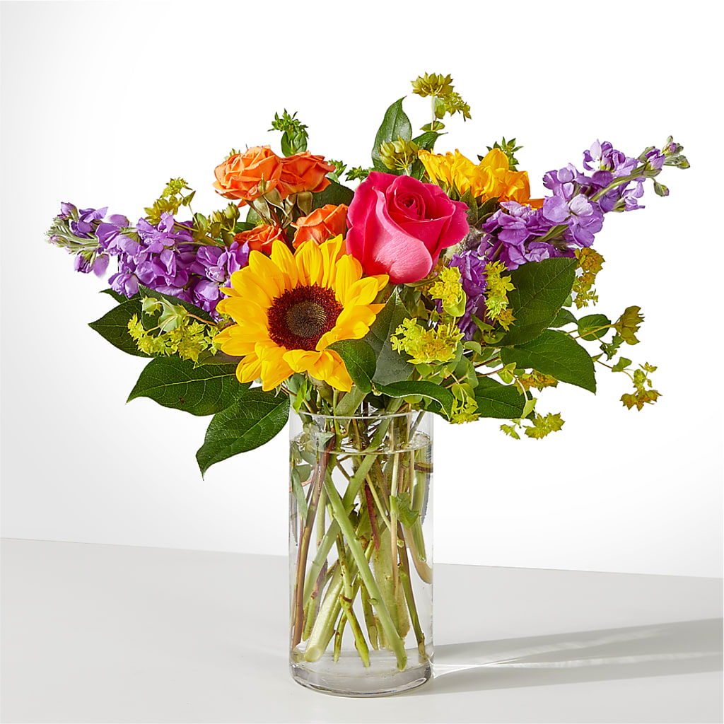 Vibrant Greetings Bouquet –  Sandelas Flower Shop, Chicago IL