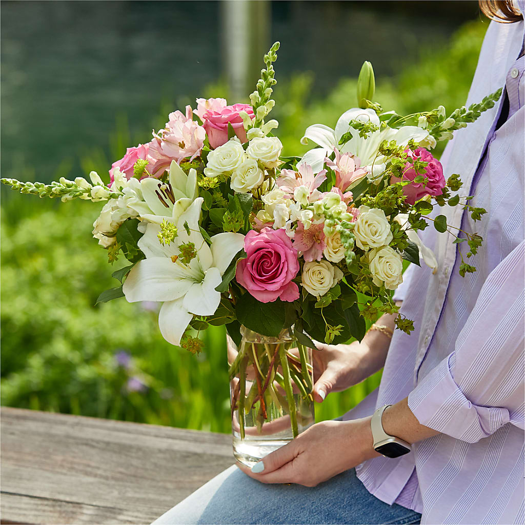 Fondly Bouquet –  Sandelas Flower Shop, Chicago IL