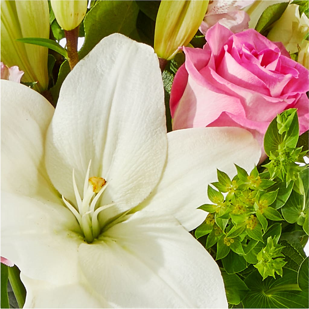 Fondly Bouquet –  Sandelas Flower Shop, Chicago IL